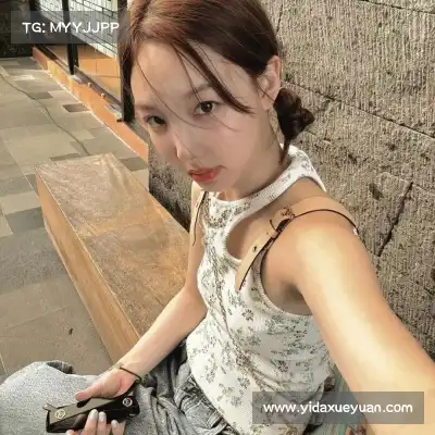 薄发华